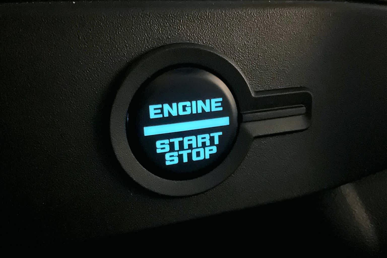 Used 2025 Shadow Black Ford Badlands image 31