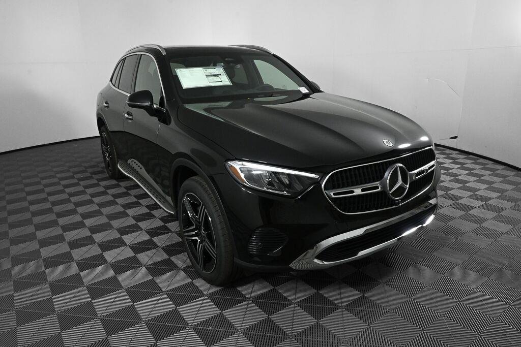 New 2027 Black Mercedes-Benz GLC 300 image 24