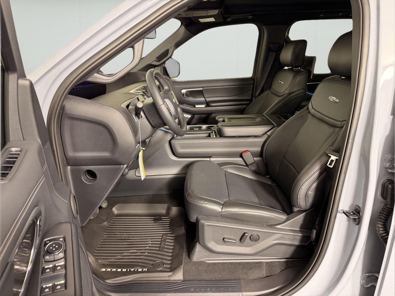 New 2026 Glacier Gray Metallic Tri-Coat Ford Platinum® image 13
