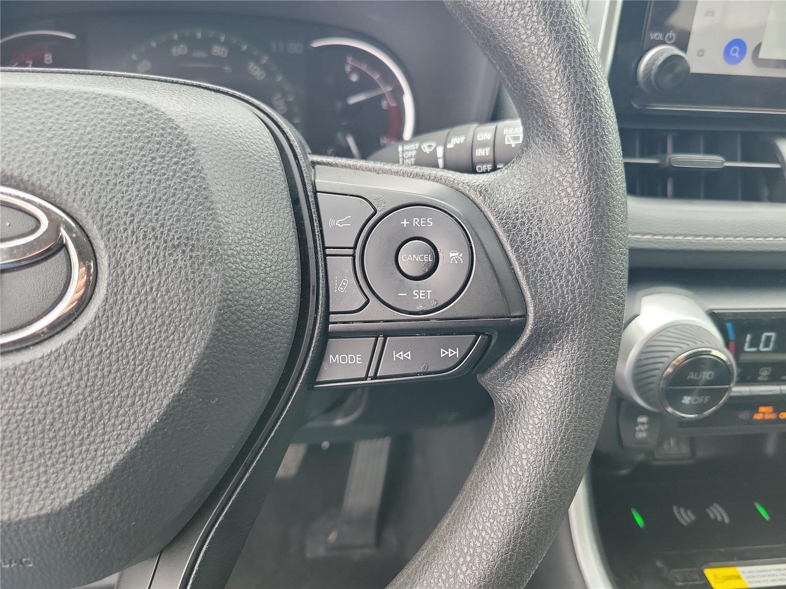 Used 2025 Ice Cap Toyota XLE image 26