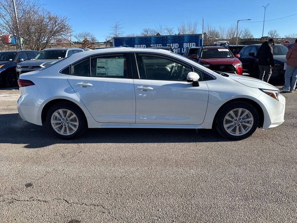 2026 Toyota Corolla XLE - Photo 8