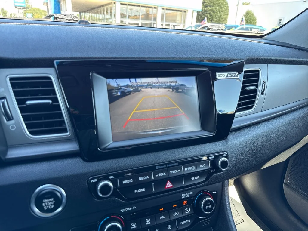 Used 2018 Gray Kia LX image 17