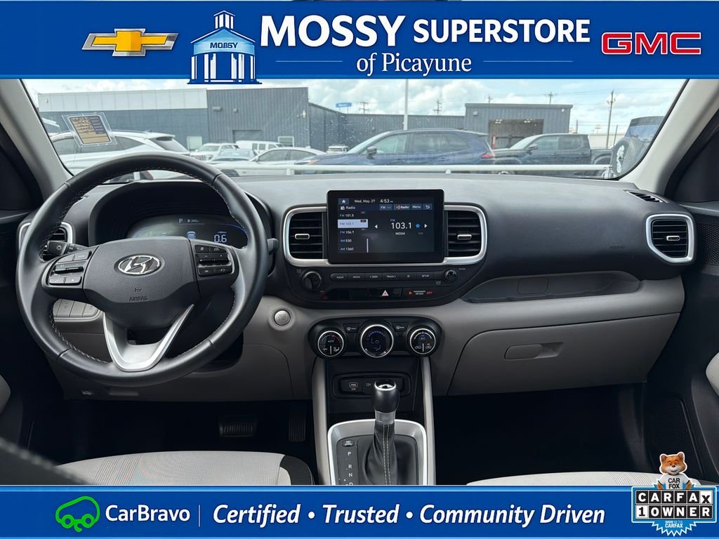 Used 2025 Gray Hyundai SEL image 13