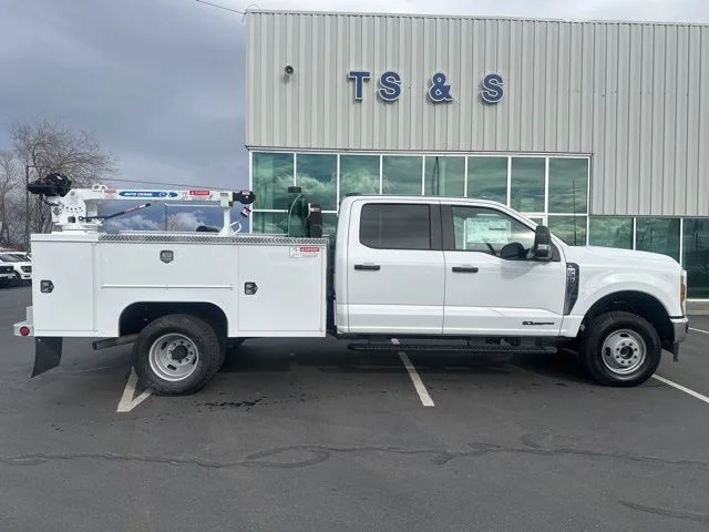 Used 2024 White Ford XL image 4