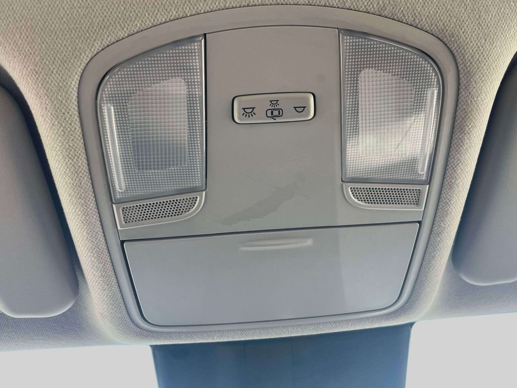 Used 2020 Silver Hyundai SE image 30