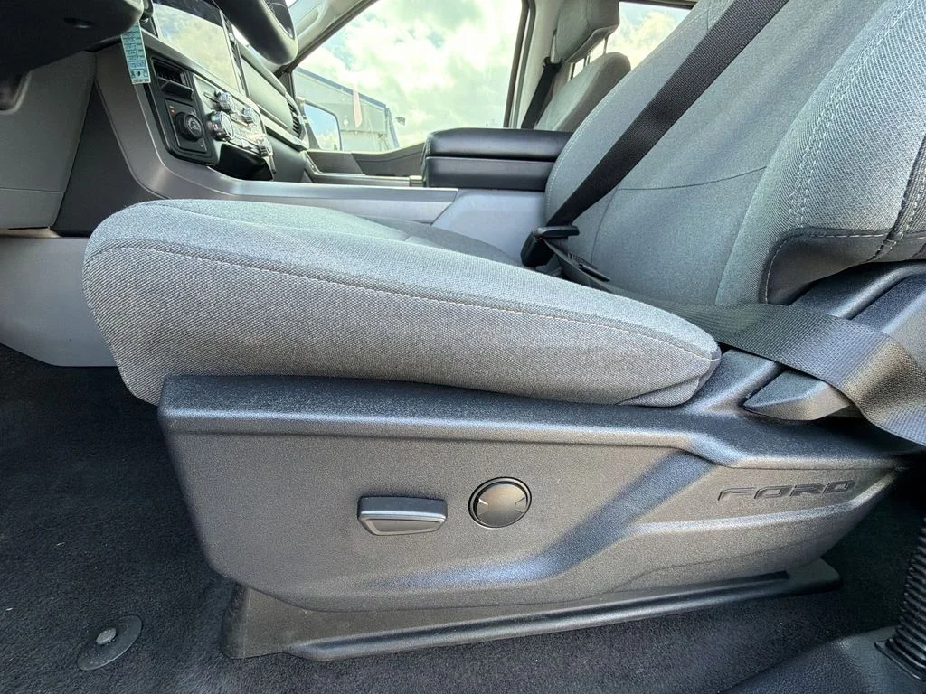 Used 2024 Silver Ford XLT image 18