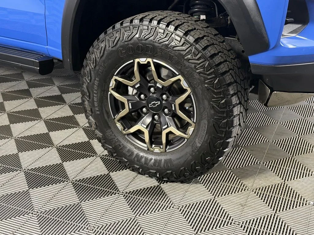 Certified Used 2025 Blue Chevrolet ZR2 image 12