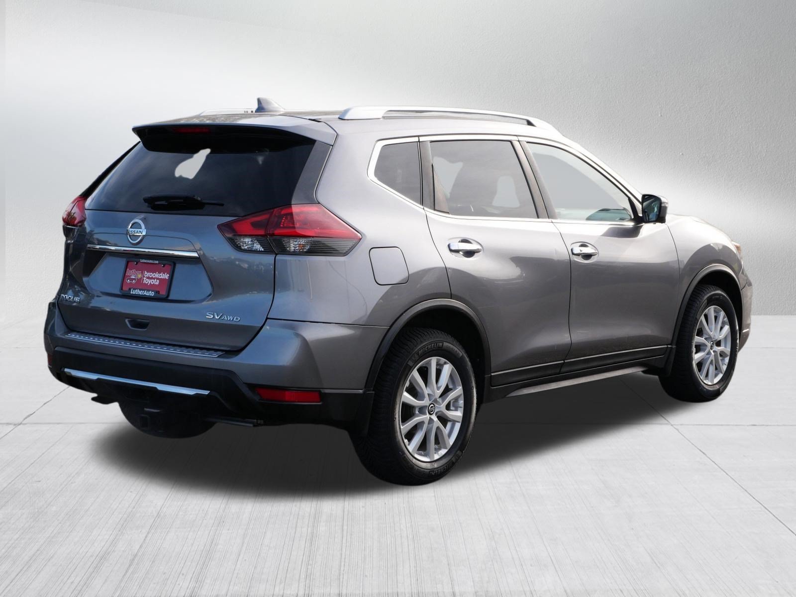 Used 2018 Gun Metallic Nissan SV image 7