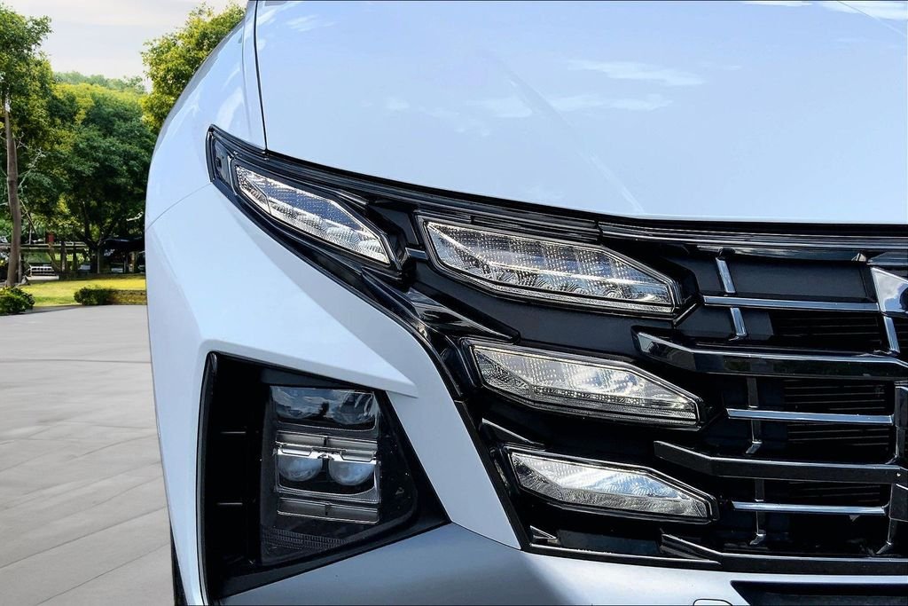 Used 2025 White Hyundai Limited image 30