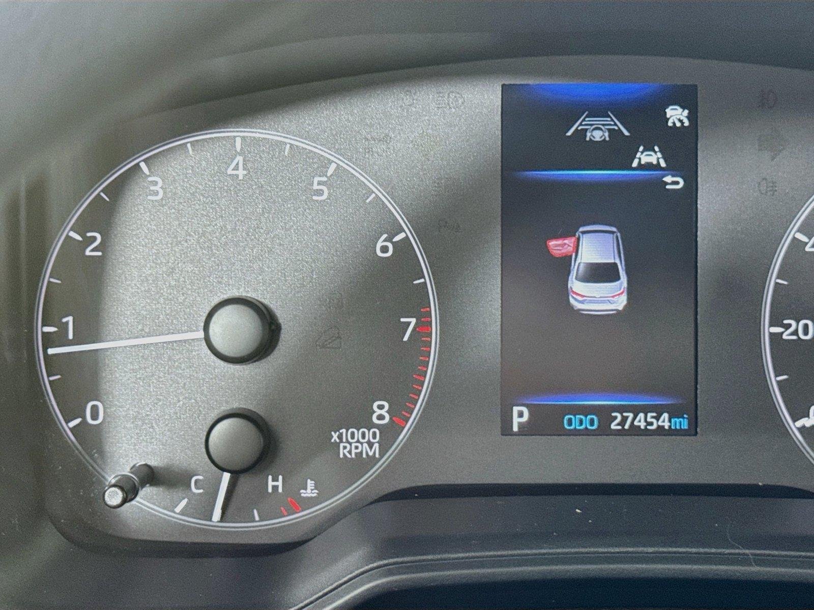 Used 2025 Wind Chill Pearl Toyota LE image 12