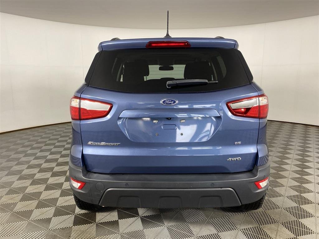 Used 2022 Blue Ford SE image 9