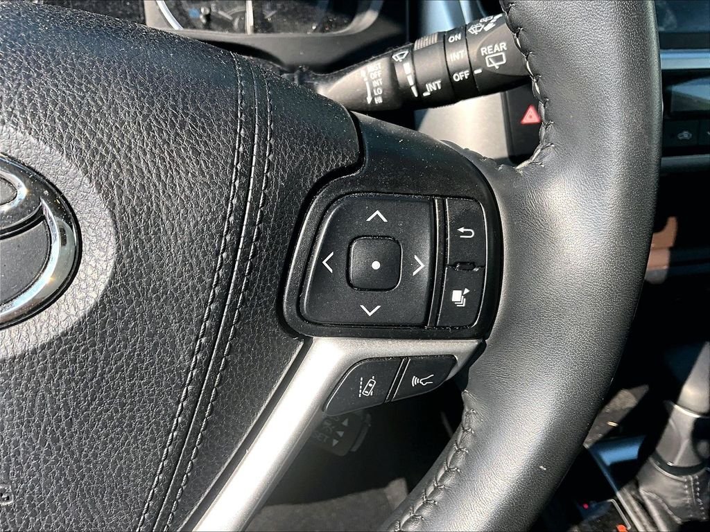Used 2019 Celestial Silver Metallic Toyota XLE image 24