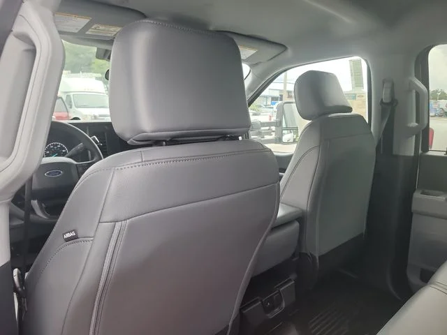 New 2025 Oxford White Ford XL image 13