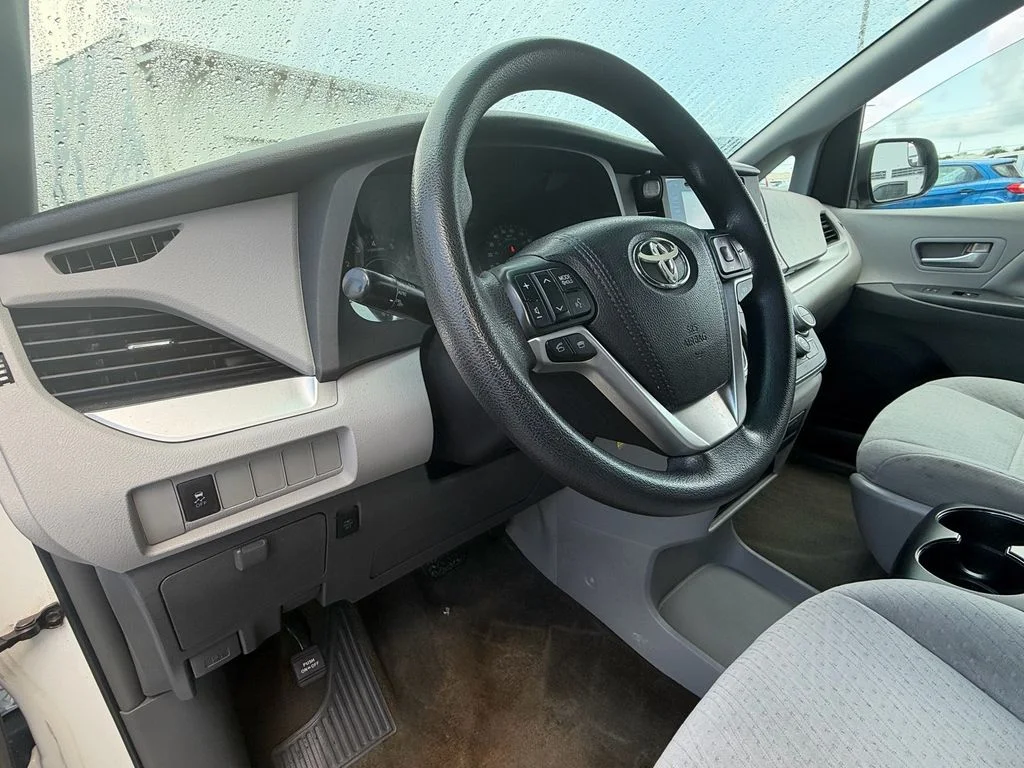 Used 2015 White Toyota LE image 5