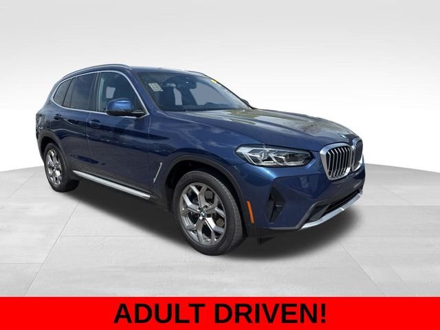 Used 2024 Blue BMW xDrive30i image 2