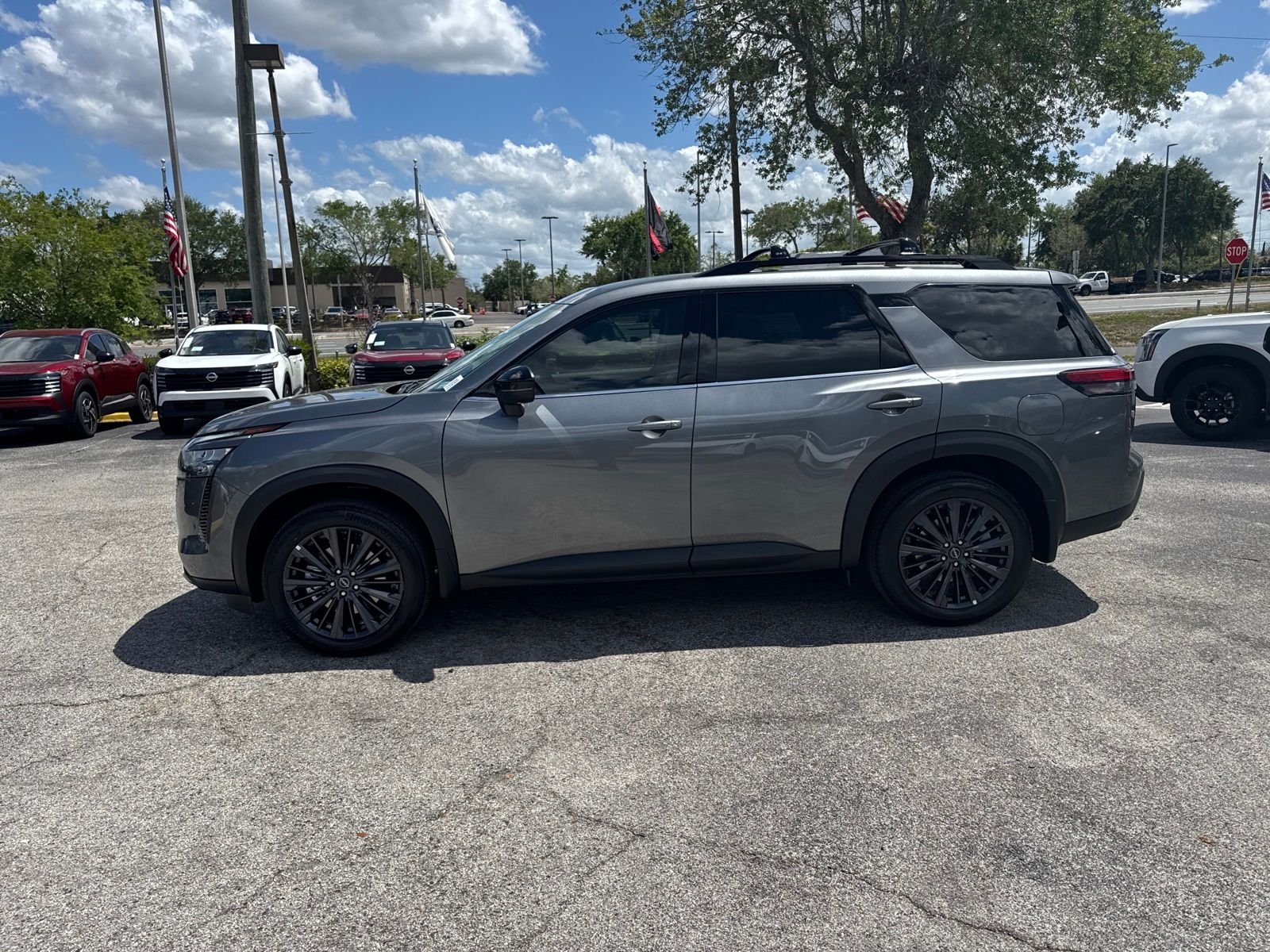 New 2026 Nissan Pathfinder SL 4D Sport Utility