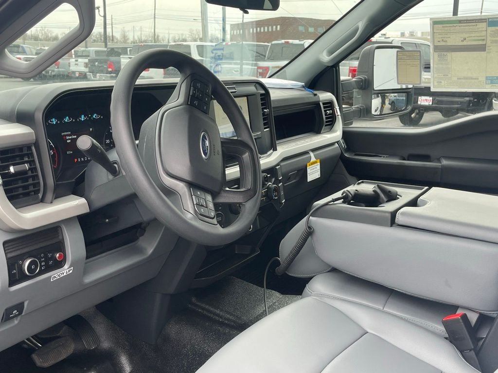 New 2026 Oxford White Ford F-350® XL image 25