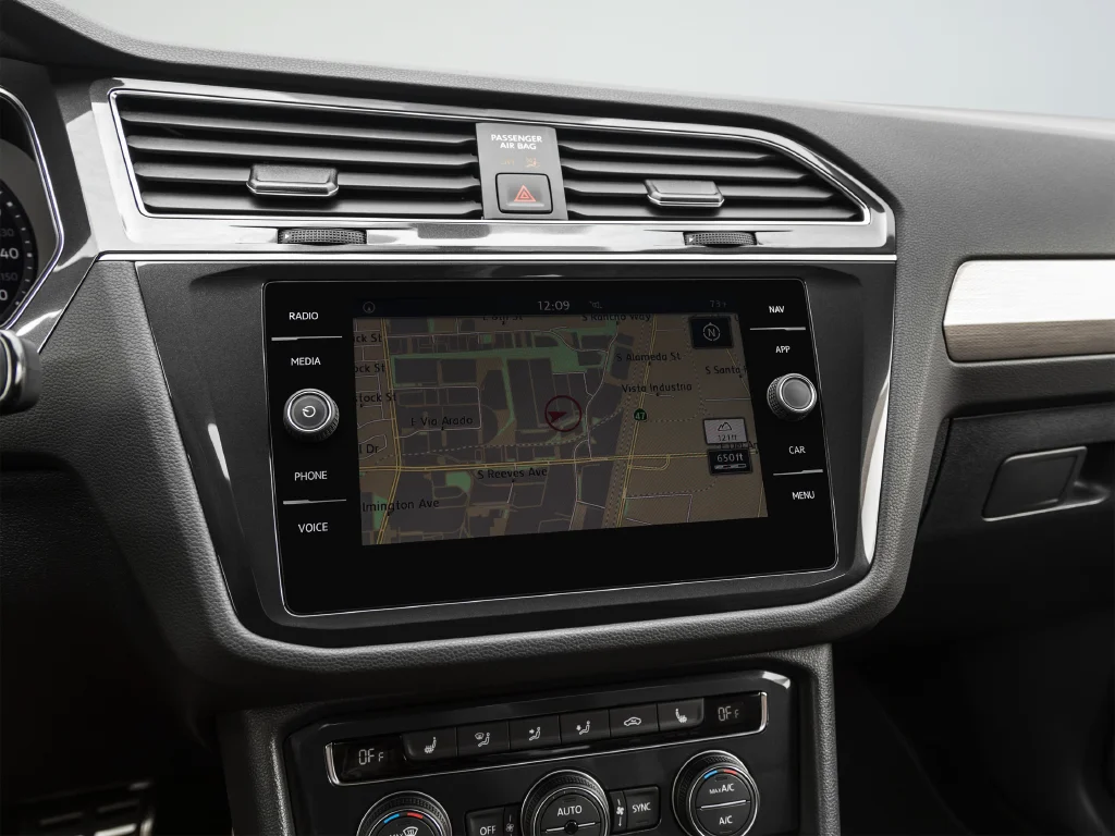 Used 2019  Volkswagen 2.0T SEL R-Line image 30