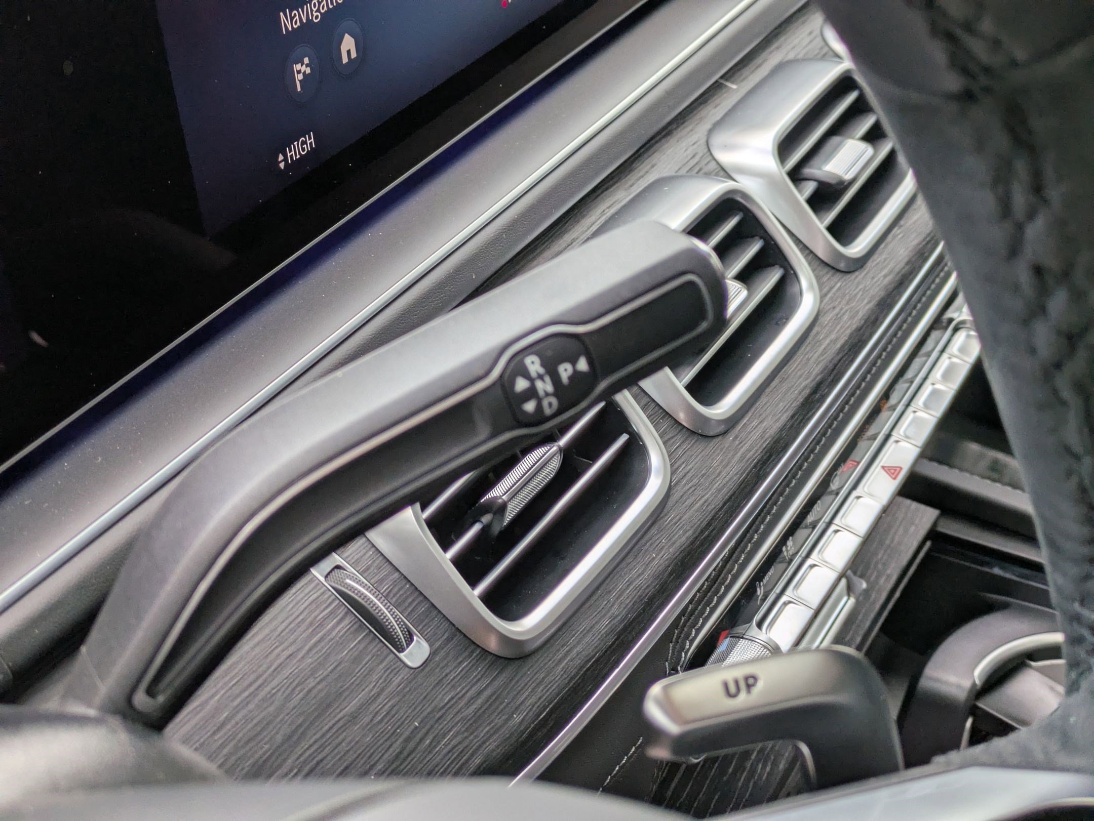 New 2026 MANUFAKTUR Alpine Grey Mercedes-Benz AMG® GLE 63 S image 30
