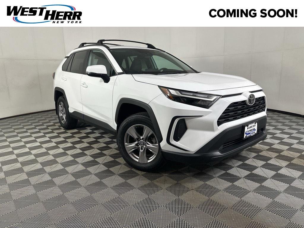 Used 2023 Ice Cap Toyota XLE image 1