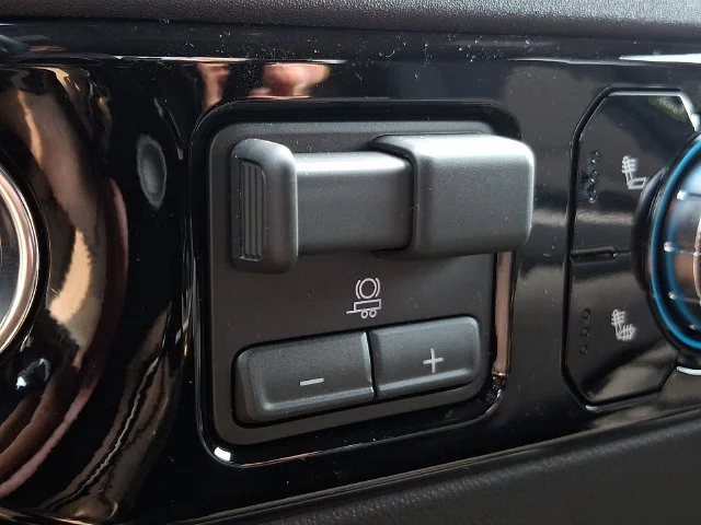 New 2026 Onyx Black GMC Elevation image 20
