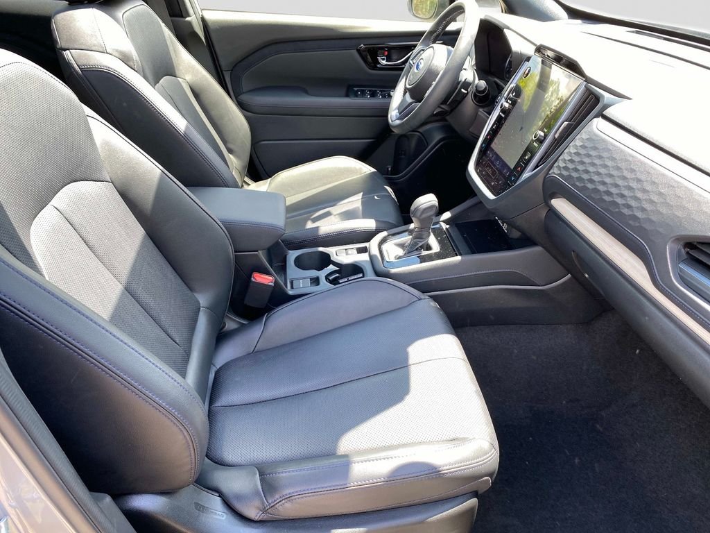 Used 2025 Beige Subaru Limited image 27