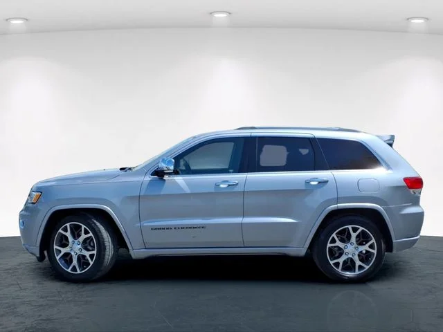 Used 2019 Silver Jeep Overland image 16