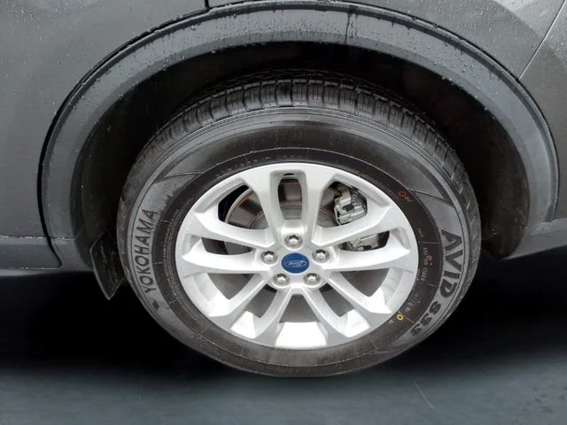 Used 2020 Gray Ford SE image 14