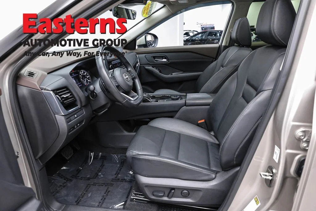 Used 2023 Gold Nissan SL image 14
