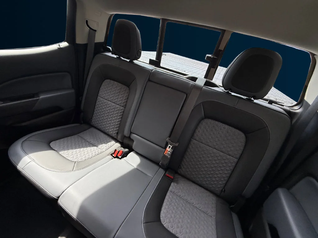 Used 2019 Black Chevrolet Z71 image 16