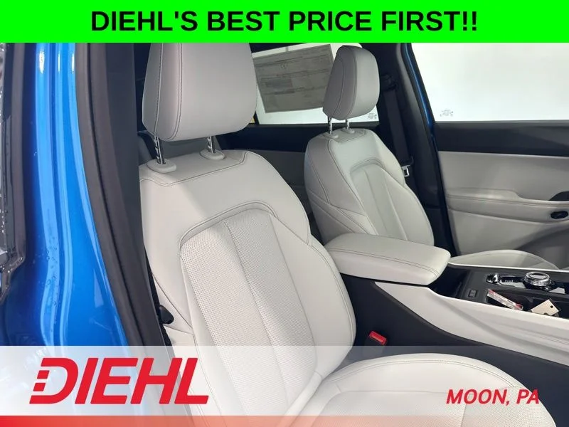 New 2026 Hydro Blue Pearl-Coat Exterior Paint Jeep Limited image 14