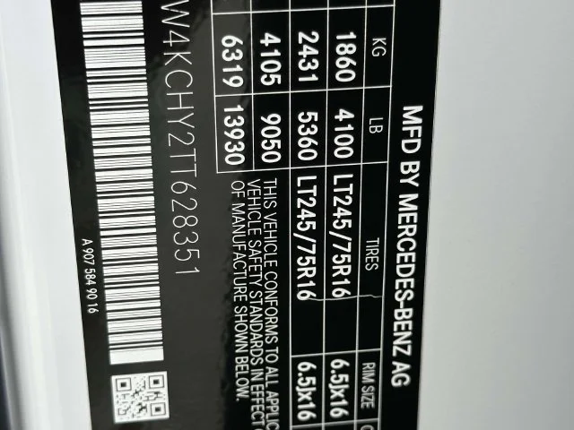 New 2026  Mercedes-Benz Crew 170 WB image 38
