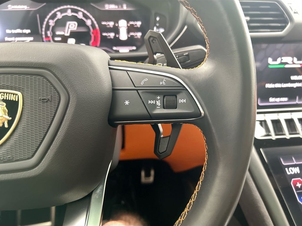 Used 2023 Nero Noctis Metallic Lamborghini S image 12