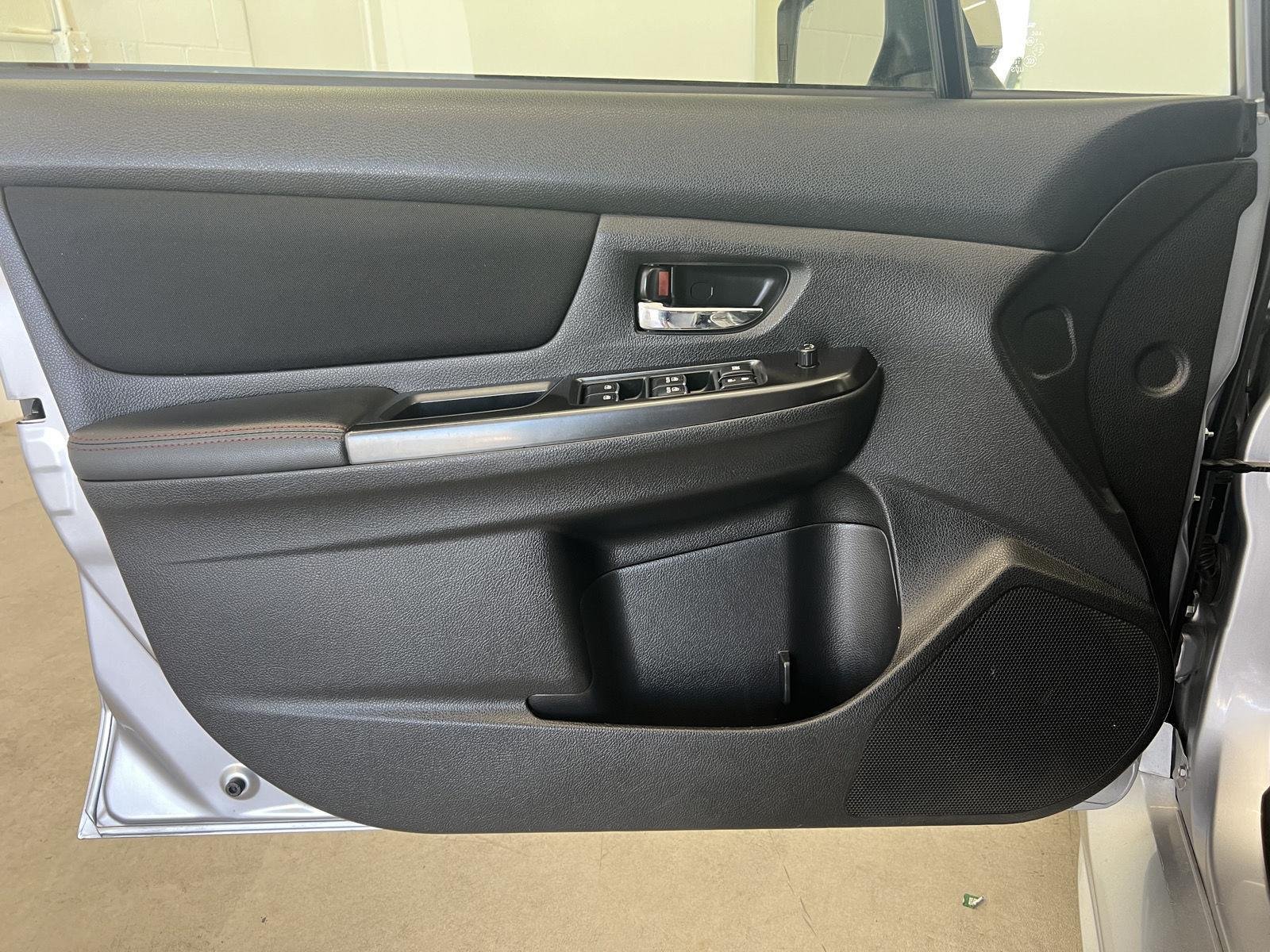 Used 2017 Ice Silver Metallic Subaru Premium image 11