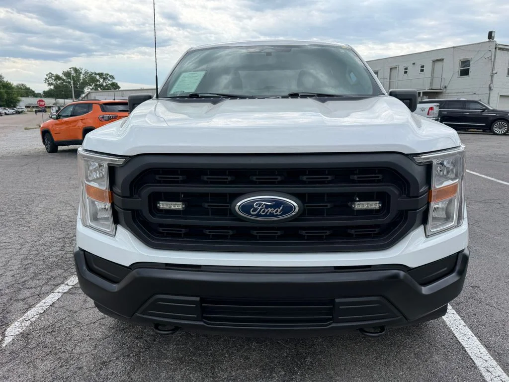 Used 2022 White Ford XL image 24