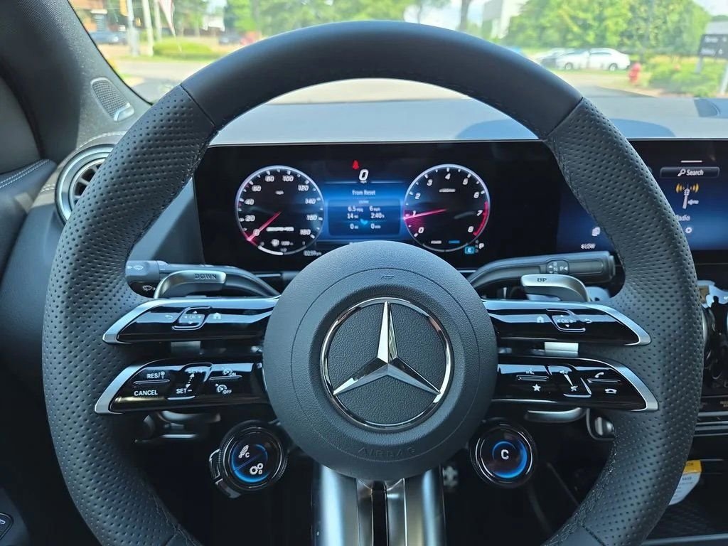 2025 Mercedes-Benz GLA GLA35 AMG - Photo 16