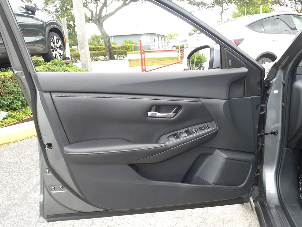 Used 2020 Gray Nissan S image 19