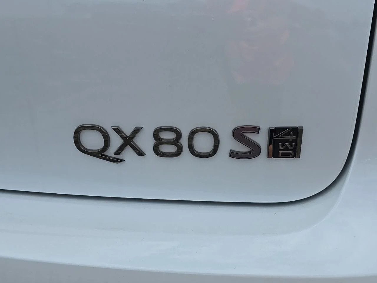 New 2026 2T RADIANT WHIT INFINITI Sport 4WD image 8