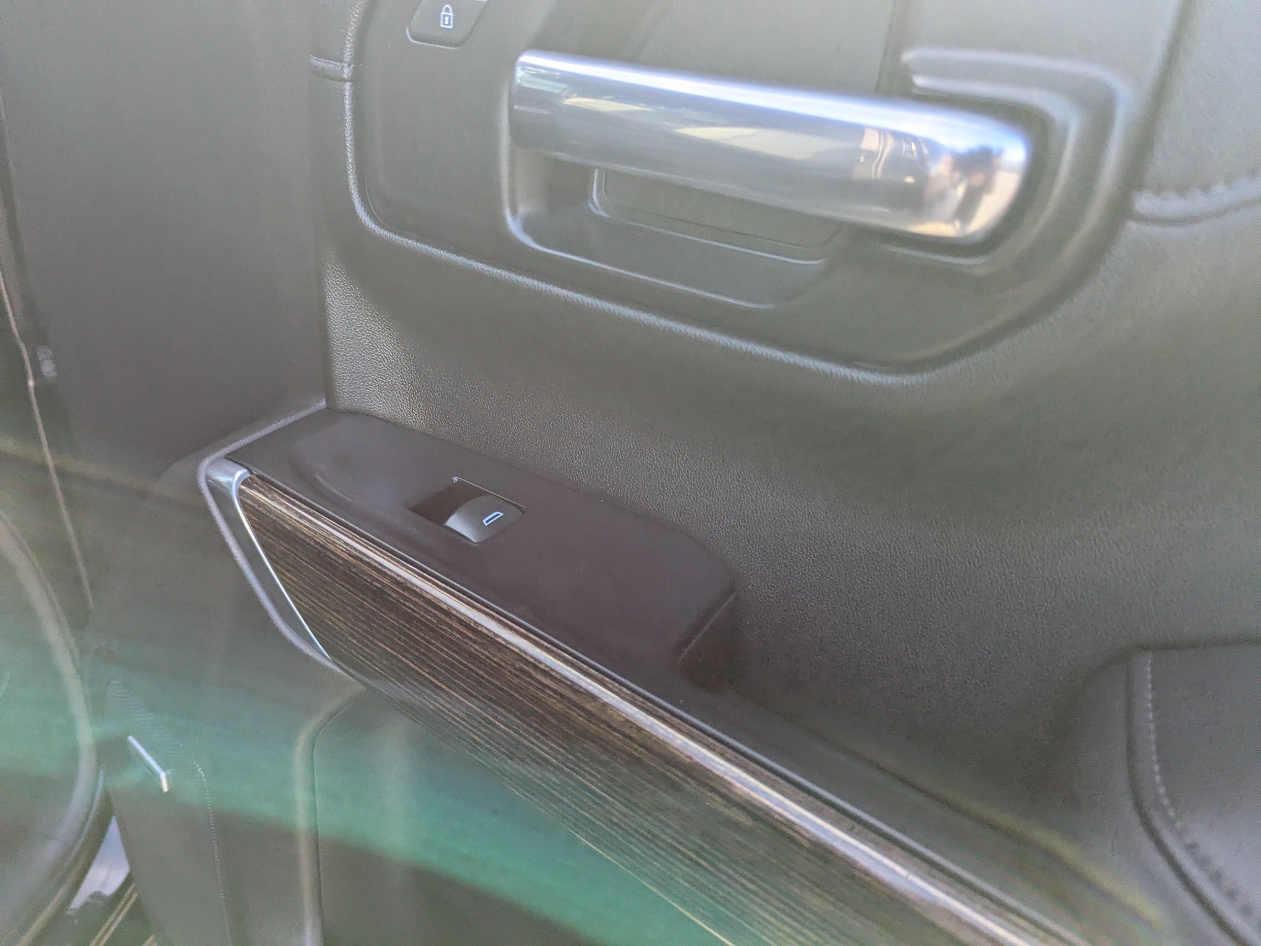 Used 2020 ONYX BLACK GMC Elevation image 38
