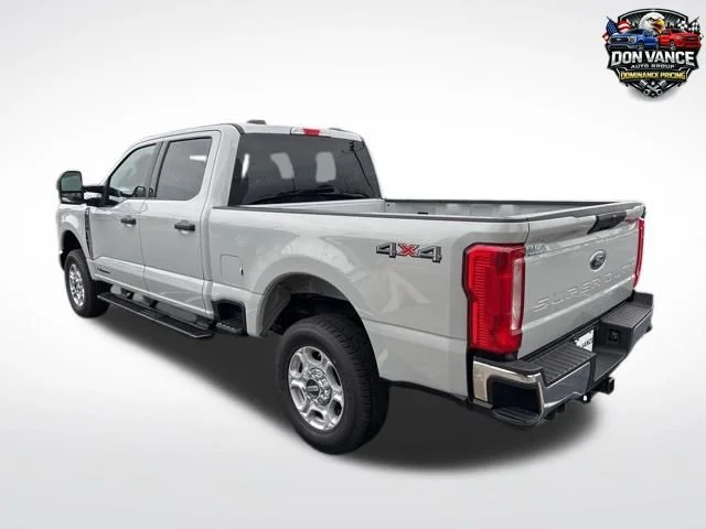 New 2026 White Ford XLT image 2