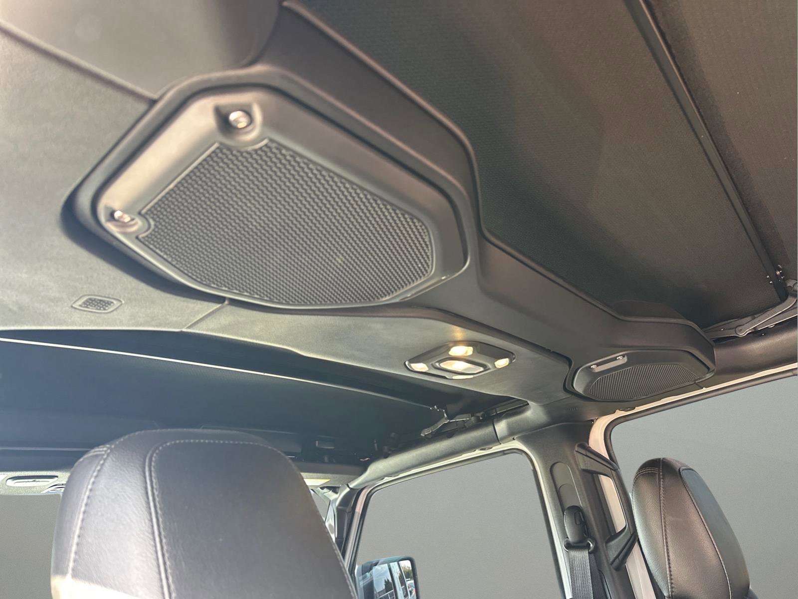 Used 2021 Bright White Clearcoat Jeep Rubicon image 16