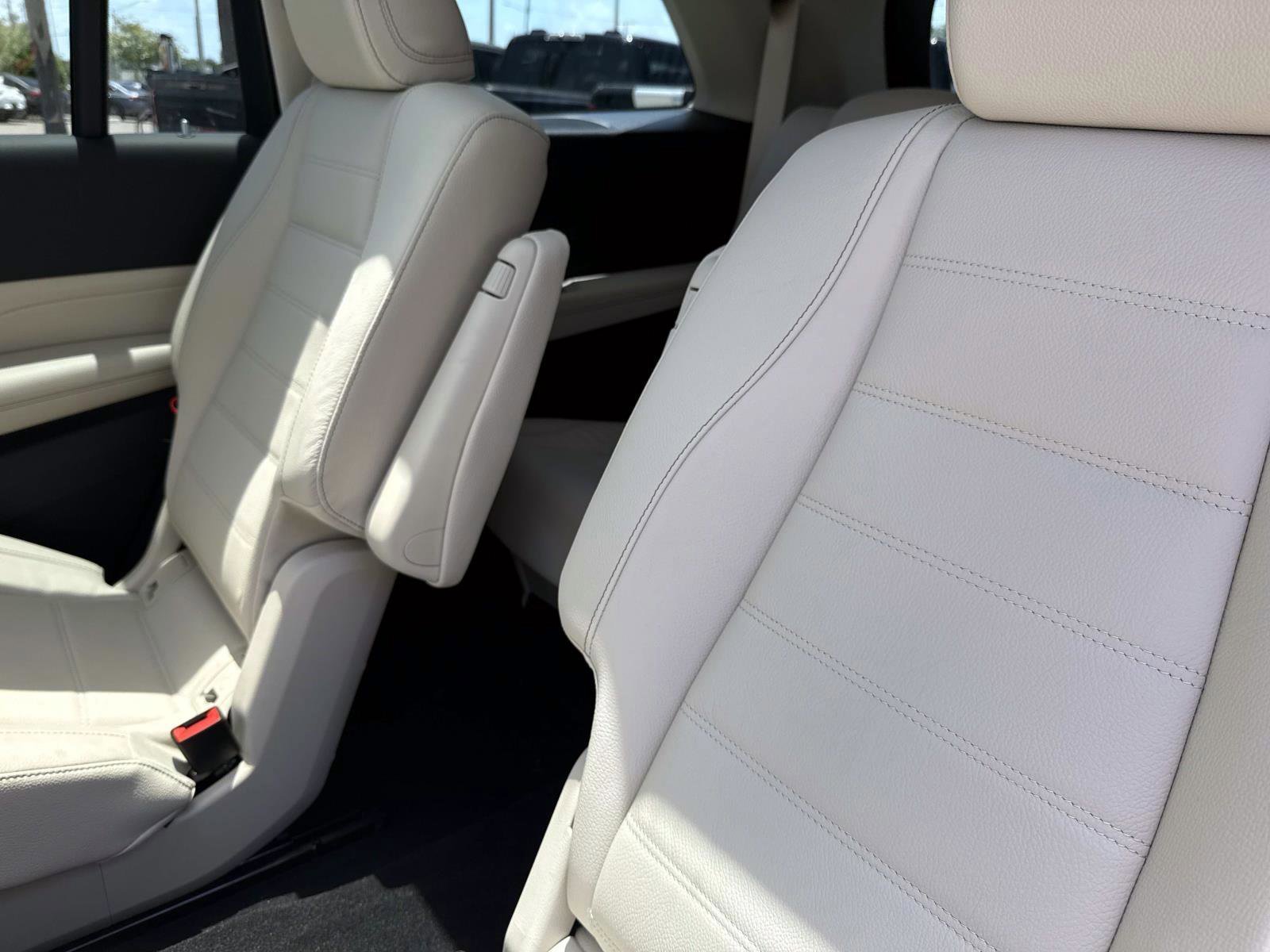 New 2026 Polar White Mercedes-Benz 450 4MATIC® SUV image 14