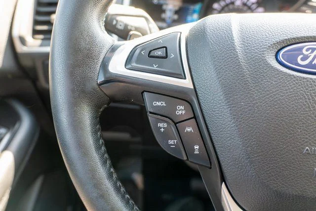 Used 2019 Gray Ford SEL image 25