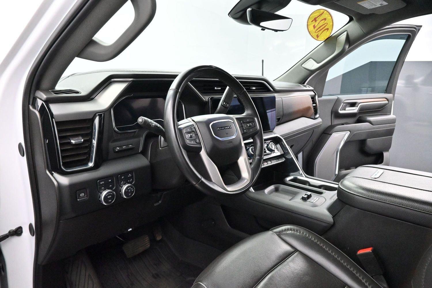Used 2024 White Frost Tricoat GMC Denali image 16