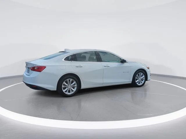 Used 2024 White Chevrolet LT image 8