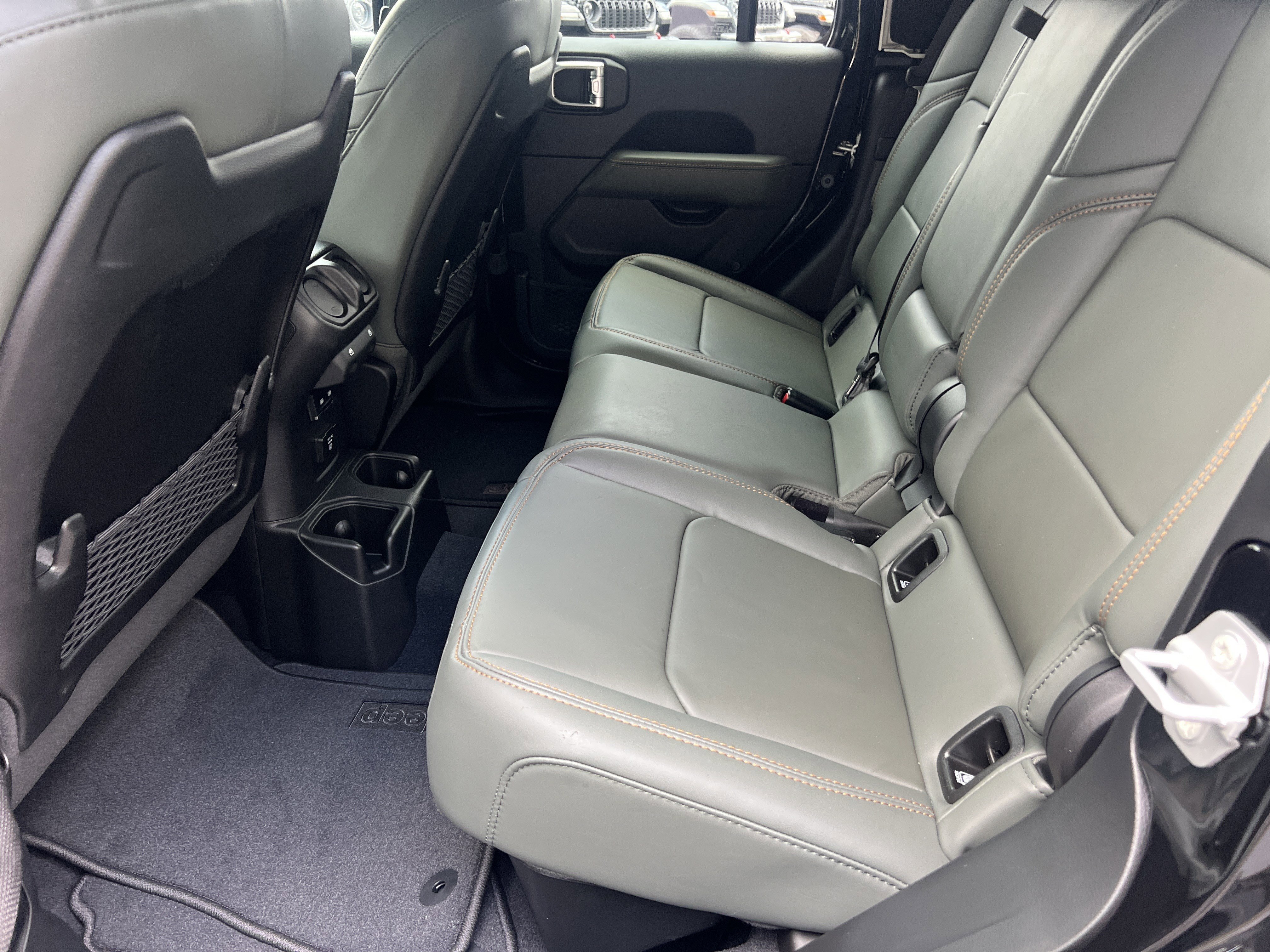 New 2026 Black Clear-Coat Exterior Paint Jeep Mojave X image 18