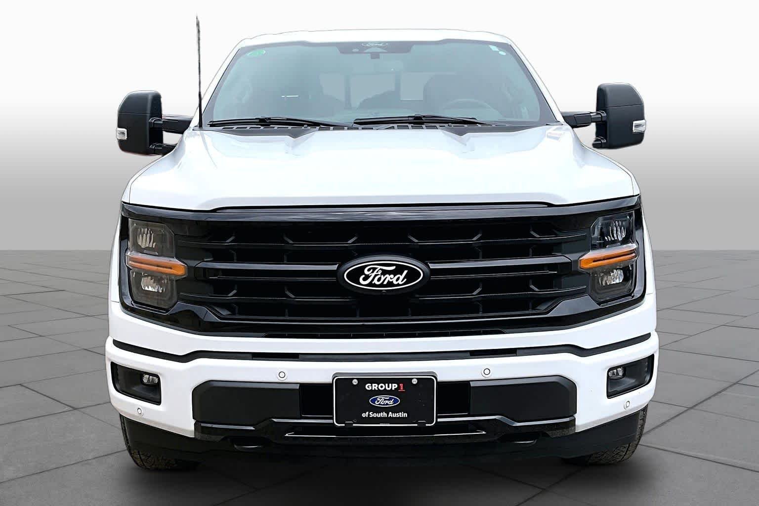 Used 2025 Oxford White Clearcoat Ford XLT image 7