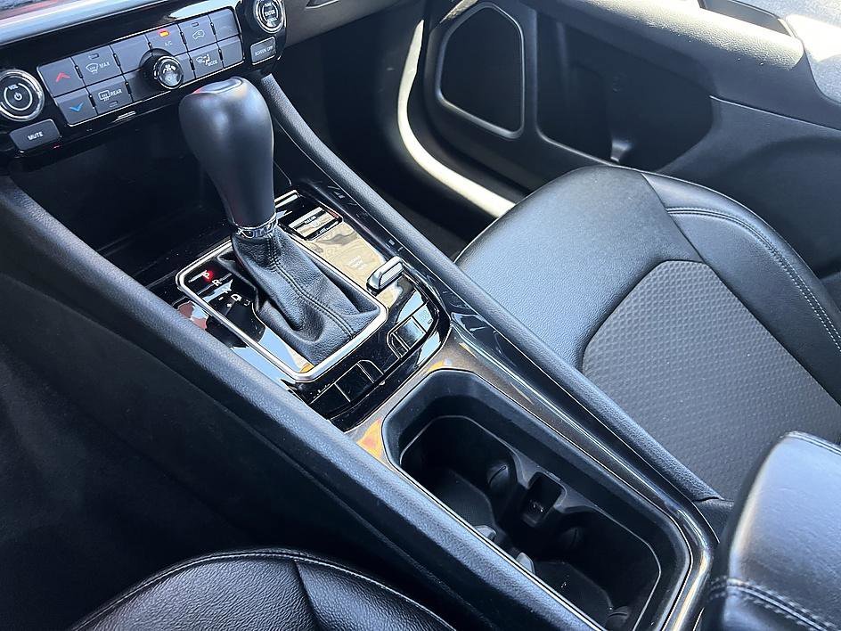 Used 2024 Bright White Clearcoat Jeep Latitude image 25