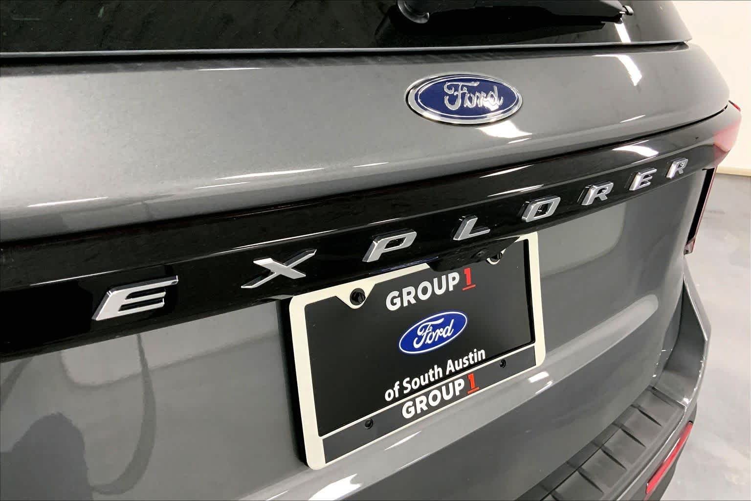 New 2026 Carbonized Gray Metallic Ford Active image 12