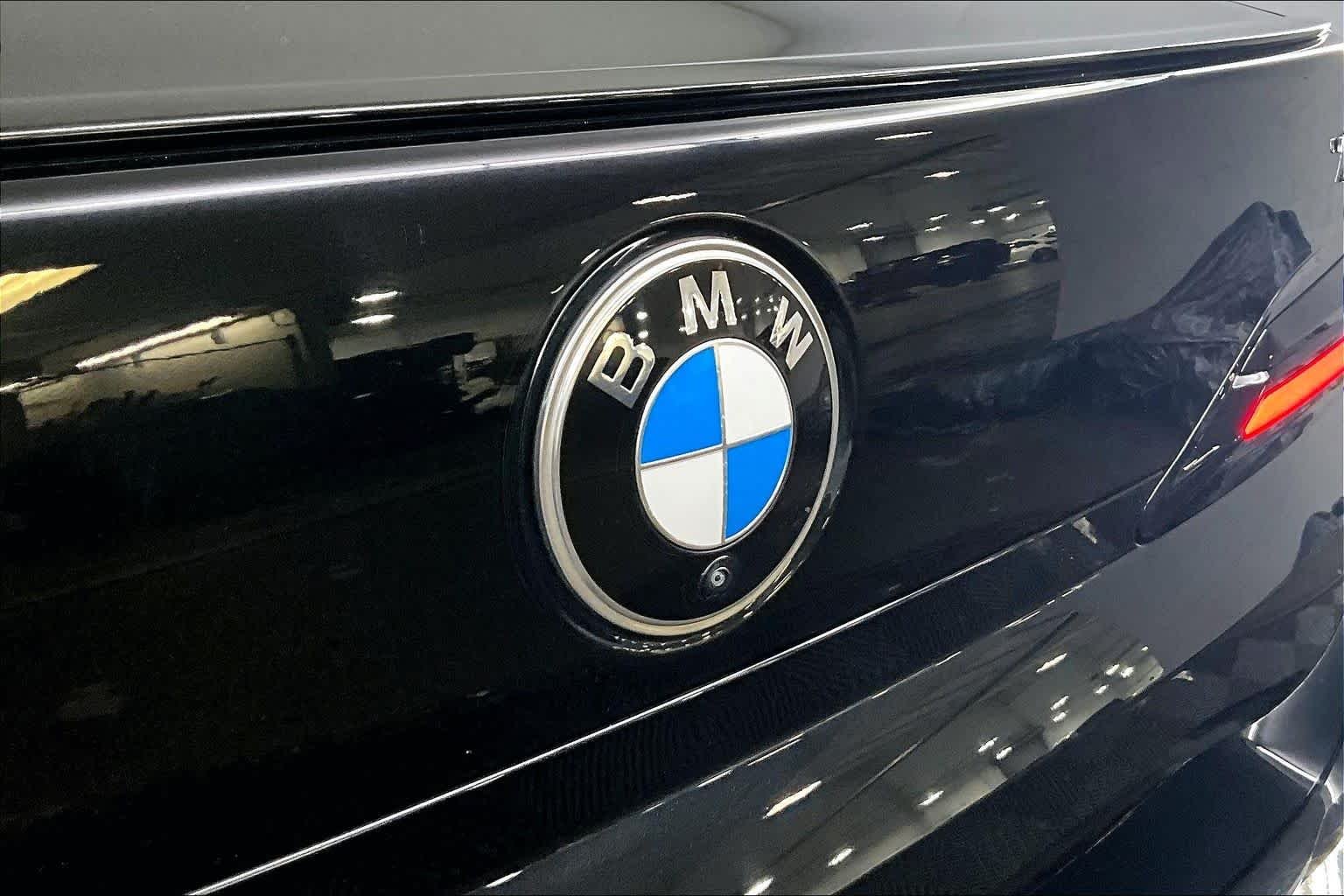 Used 2023 Black Sapphire Metallic BMW 760i xDrive image 31
